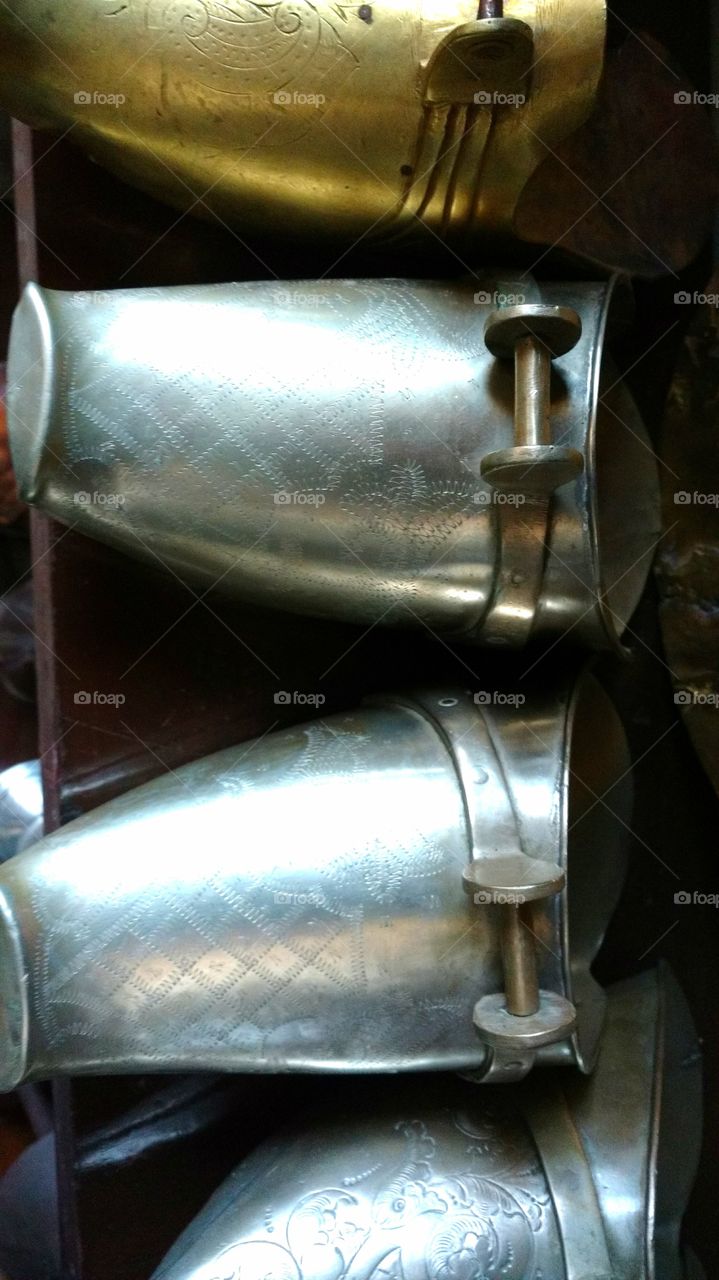 Estribo estilo caçamba de 1950. Para madames cavalgarem.