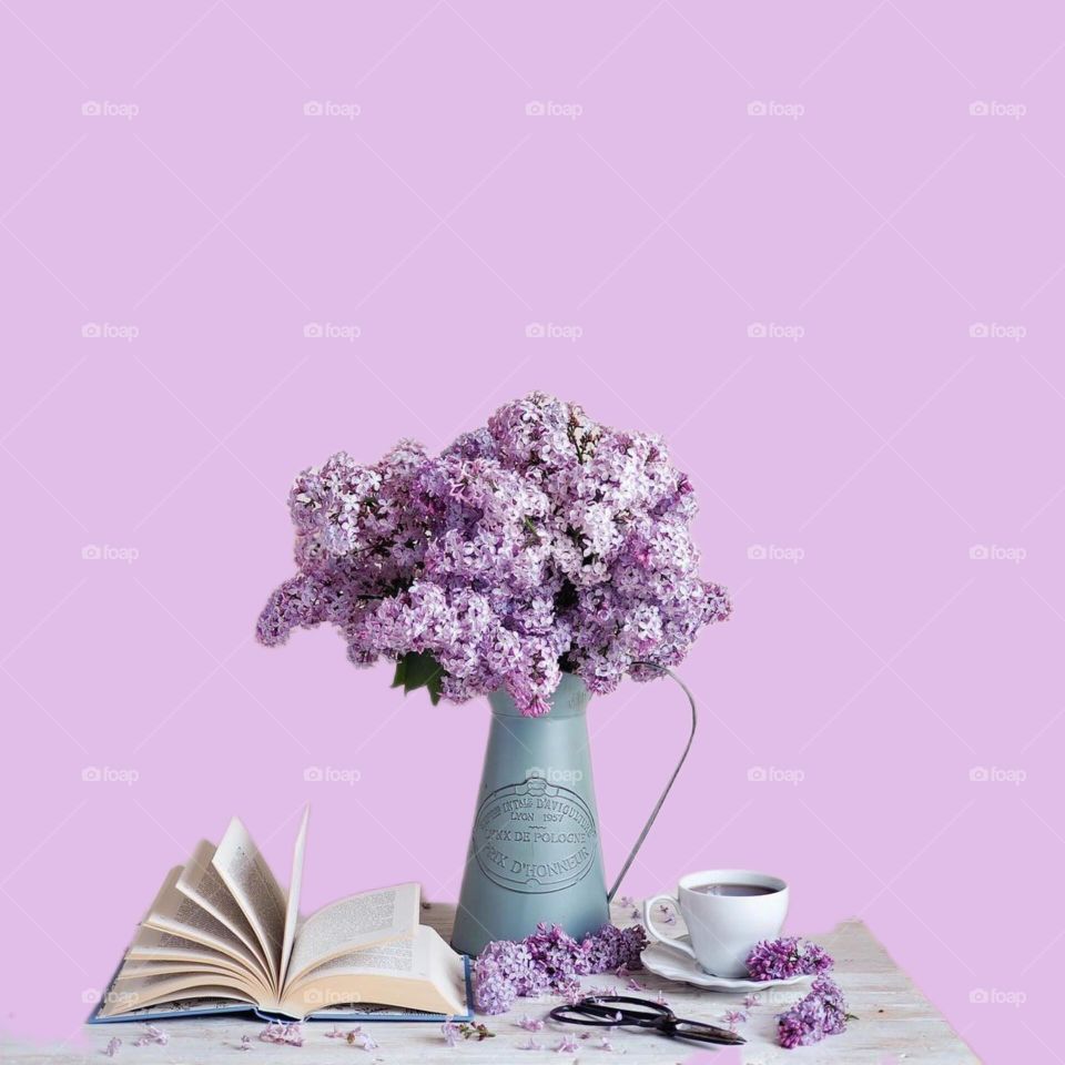 purple flowers, flowers in a vase