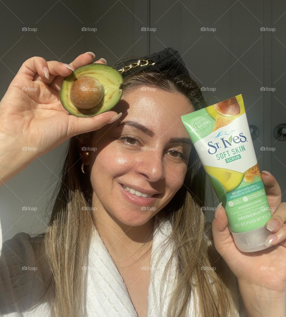 St. Ives Avocado Scrub