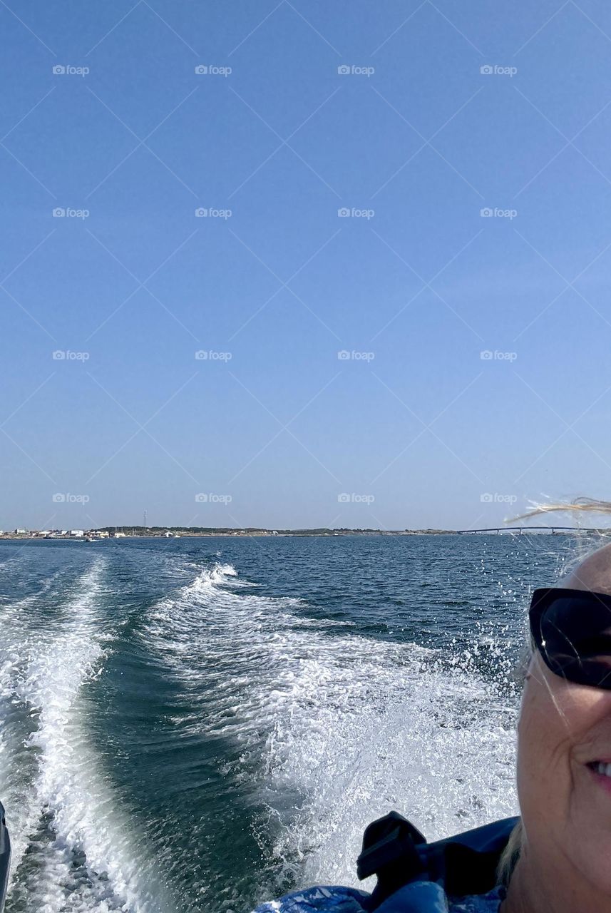 Speed boat 