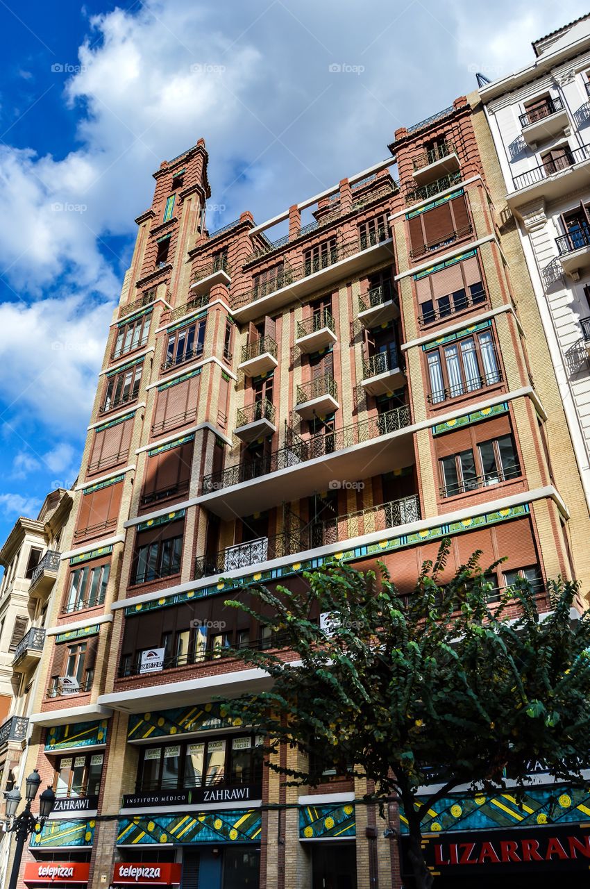 Casa Gil, plaza del Ayuntamiento 8 (Valencia - Spain)