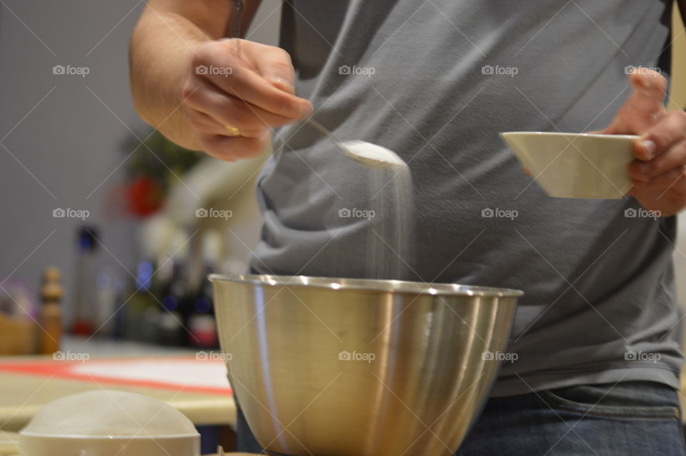 preparing homemade pizza