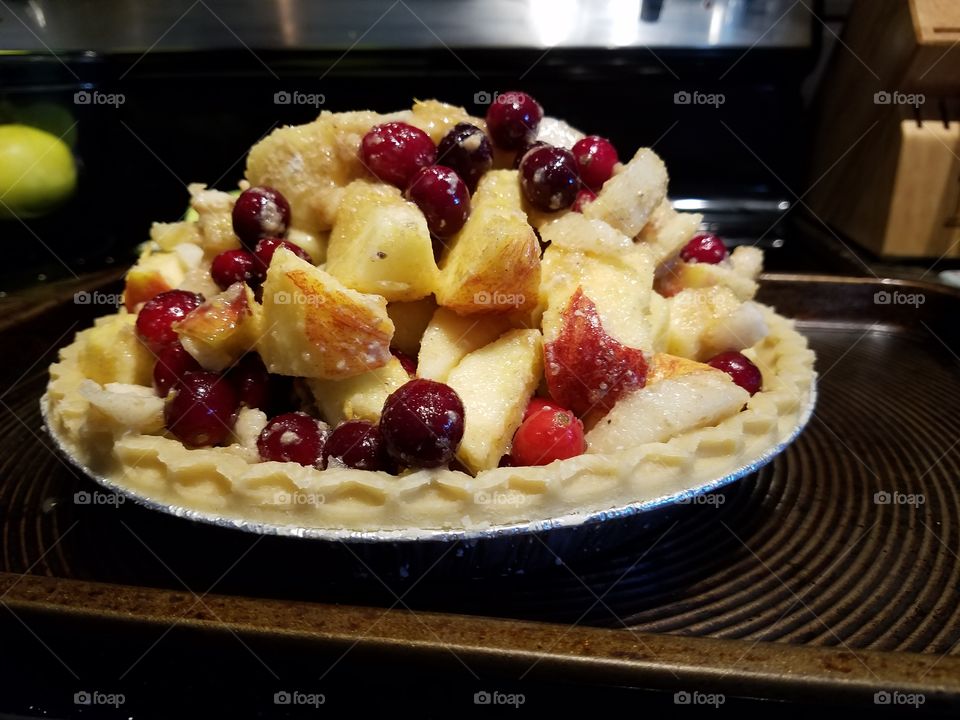 Apple Pear Cranberry Pie Unbaked