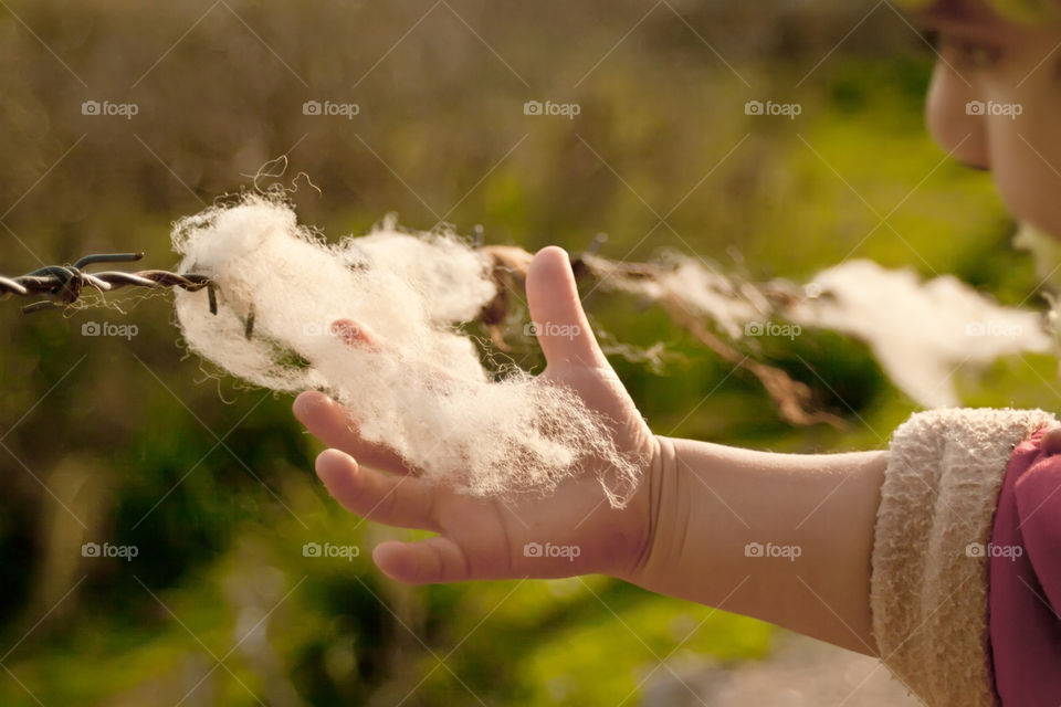 italy young fence child by kuzeytac