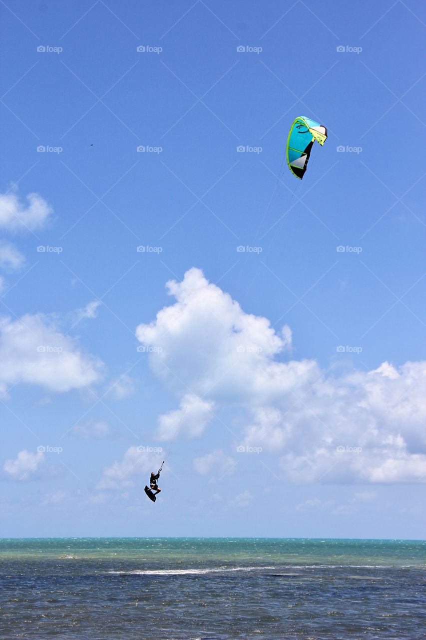 Kitesurfing 