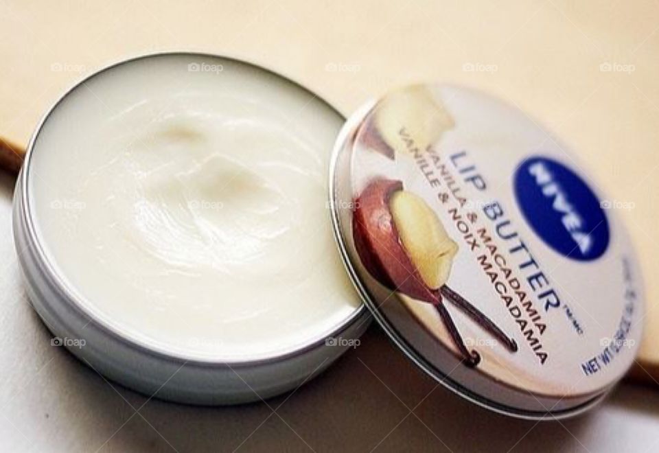 Nivea-Lip Butter Vanilla & Macadamia