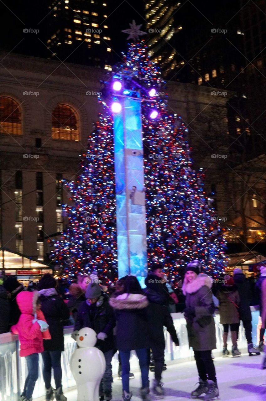 the christmas tree at bryant park 