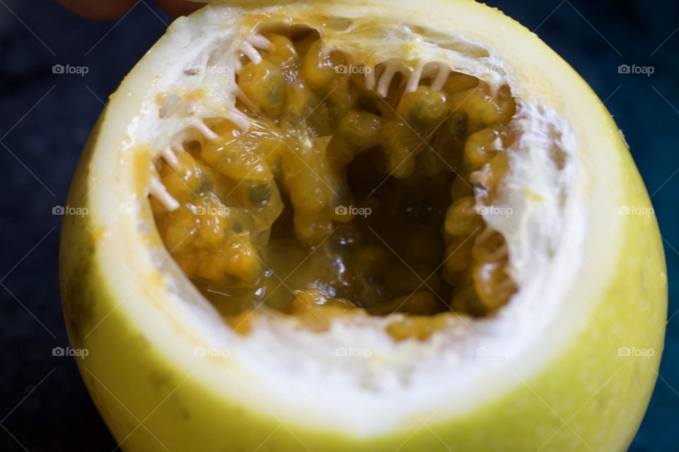 Yellow color (passion fruit)