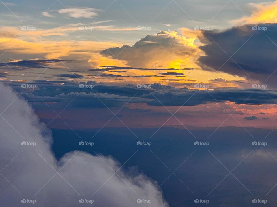 A monsoon storm rolls into southern Arizona and features spectacular cloud formations