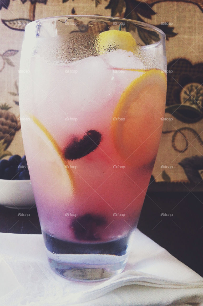 A refreshing blueberry lemonade.