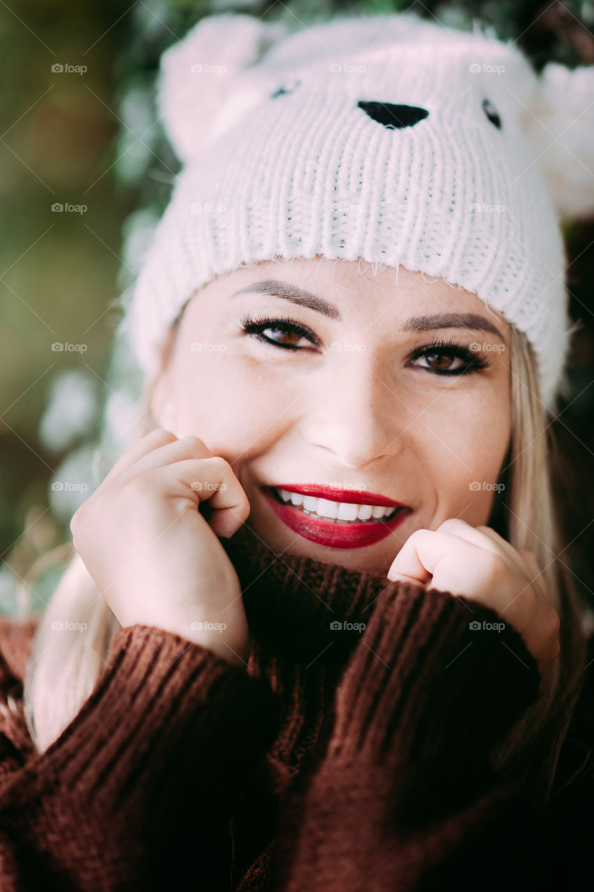 Winter. Hats. Women. Eyes. Smile.