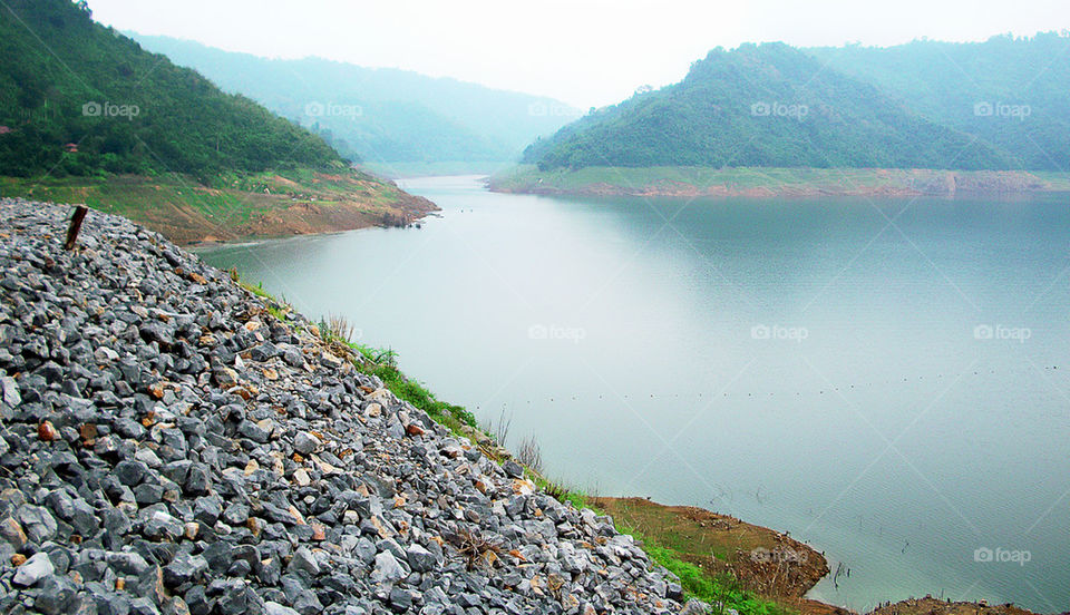 Lake in Khun Dan Prakan Chon Dam