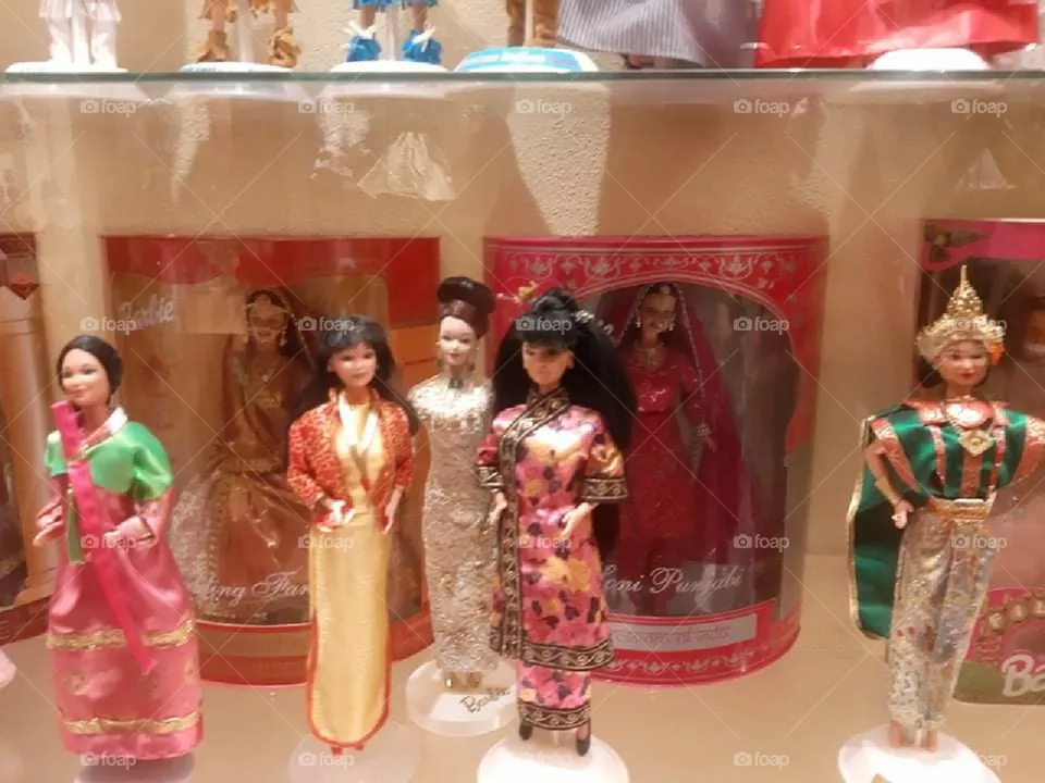 The magic world of dolls