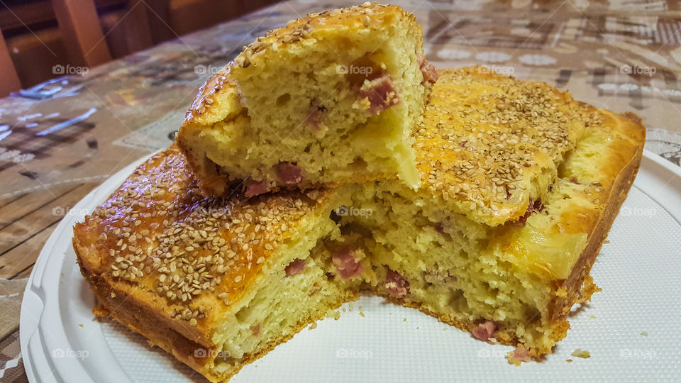 torta salata con speck e formaggio