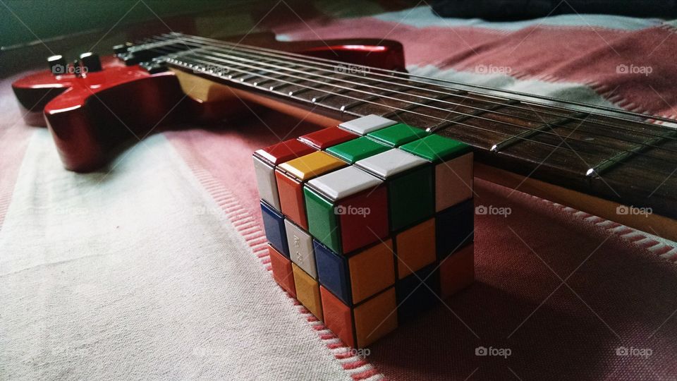 Guitar Cubix. Random