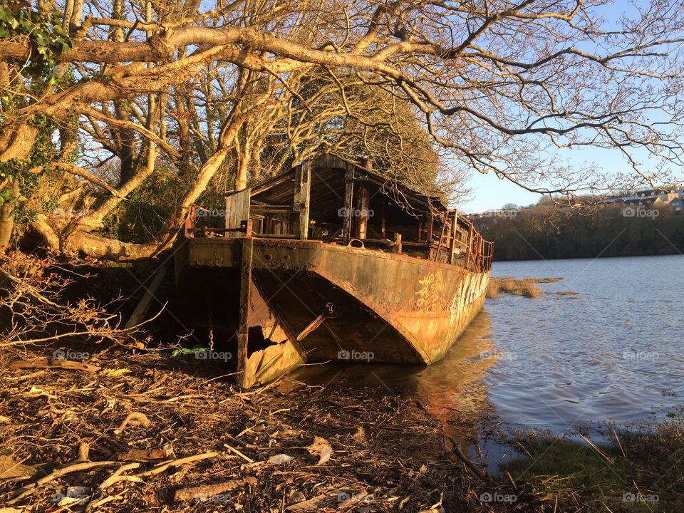 Shipwreck on the creek 