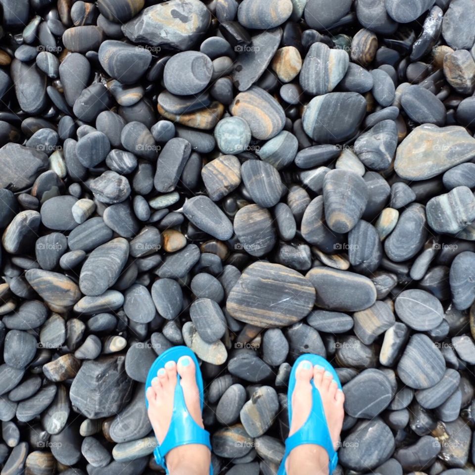 Where I stand on the natural pebbles carpet