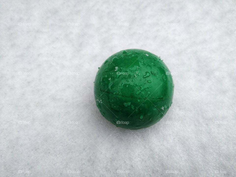 green ball