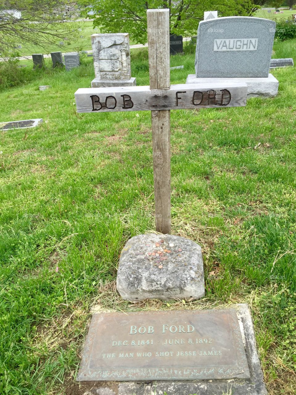 Bob Ford grave in Richmond MO