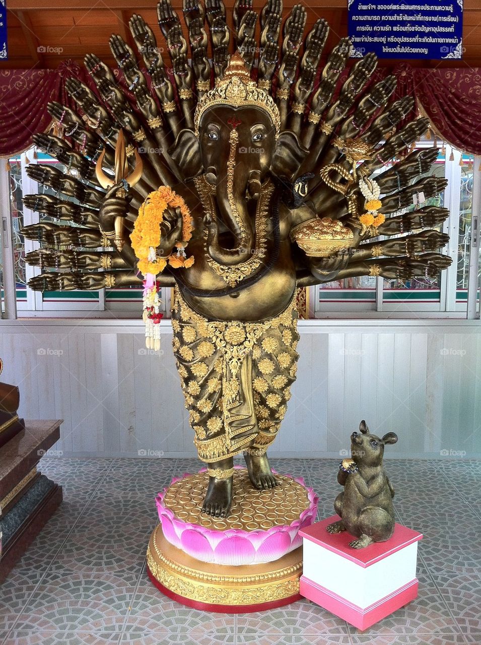 Ganesha sculpture 