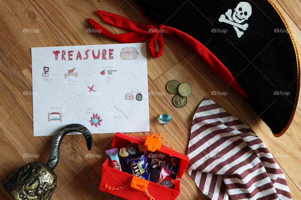 Pirate treasure hunt through the house