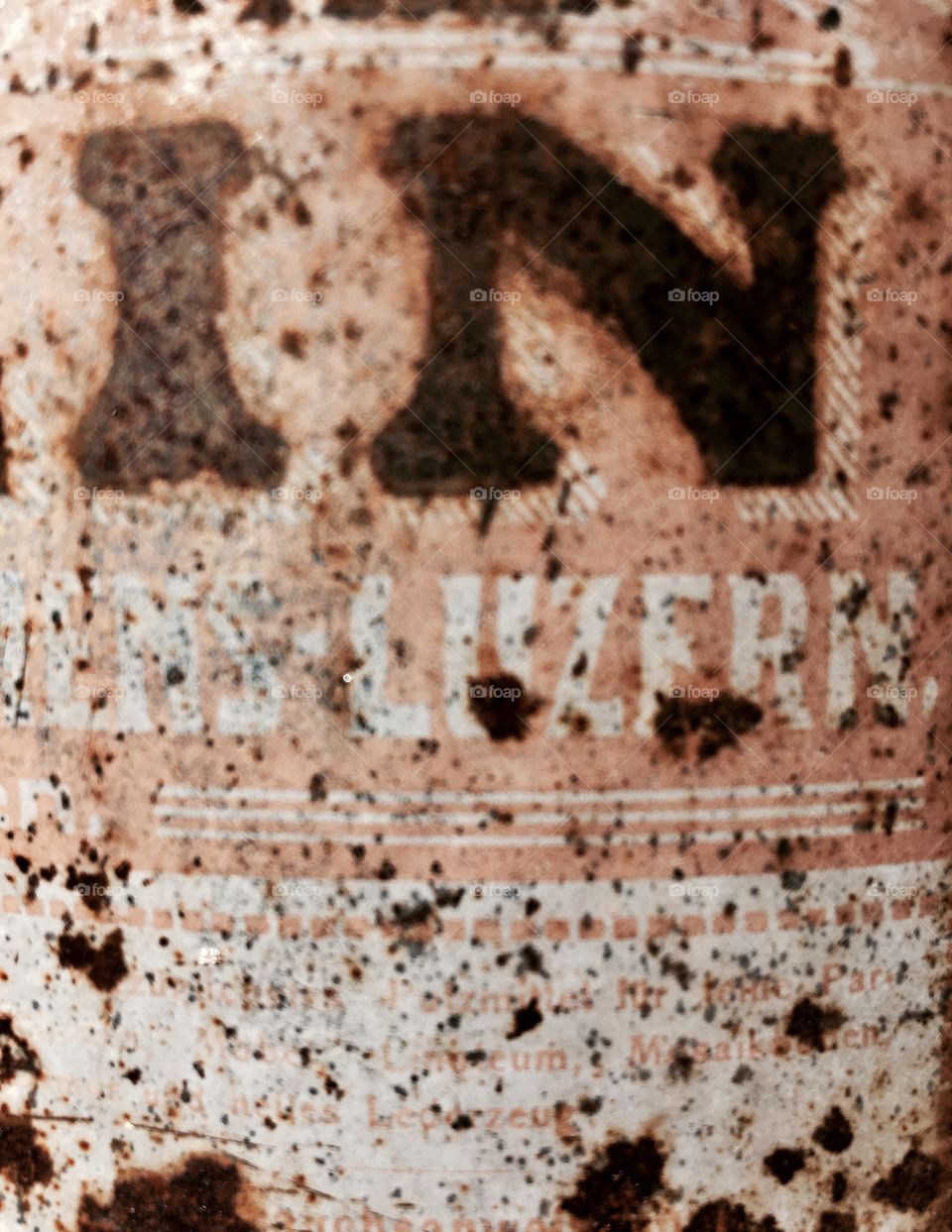 Rusty Label "in"