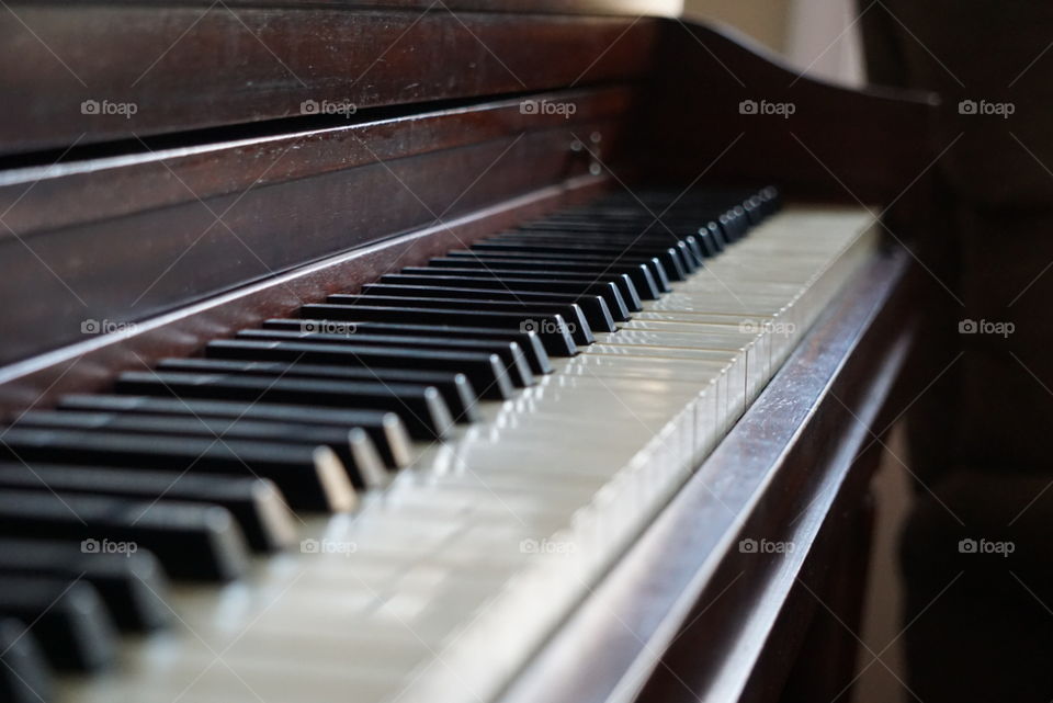 An old, yet well-loved piano. 