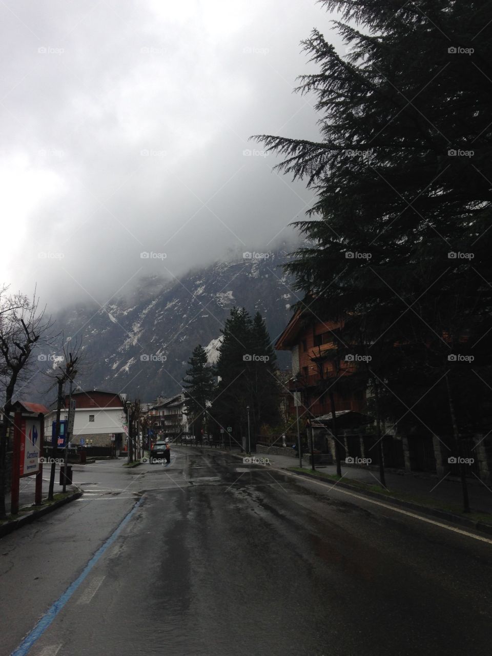 Road in Alpes