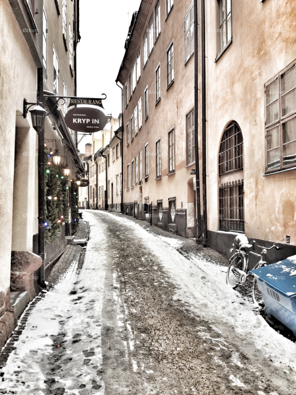 snow winter bicycle street by piaktw