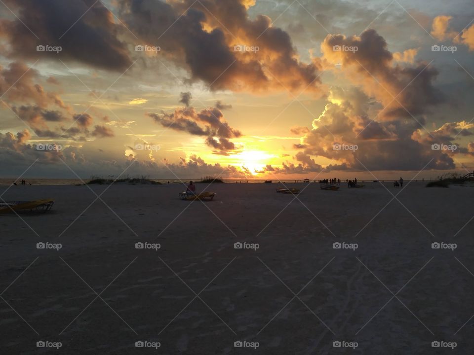 Cloudy Florida sunset on the beach