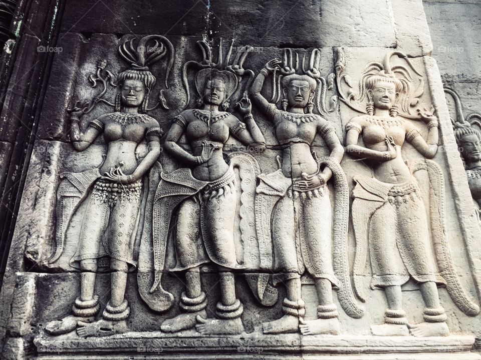 Dancing ladies ancient Hindu crafting 