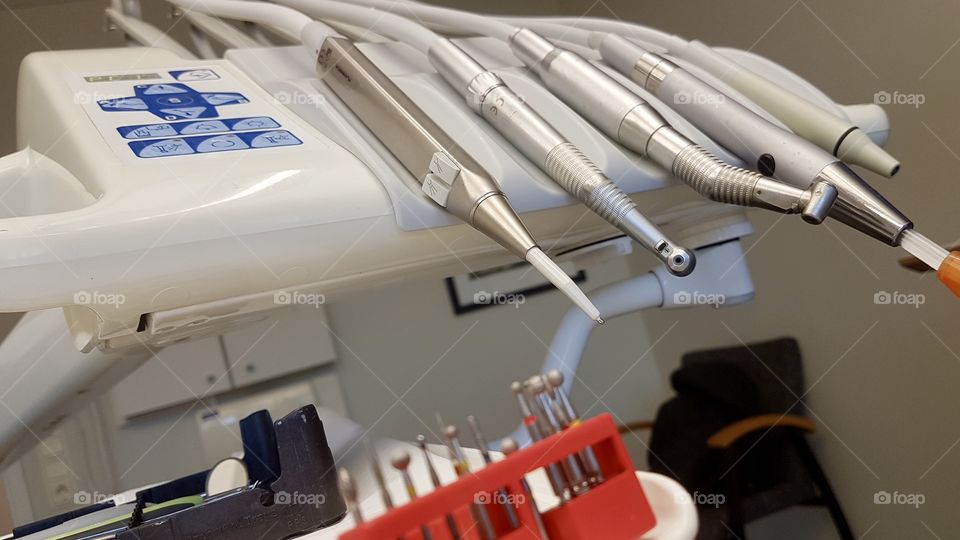 At the dentist , equipment - hos tandläkaren utrustning 