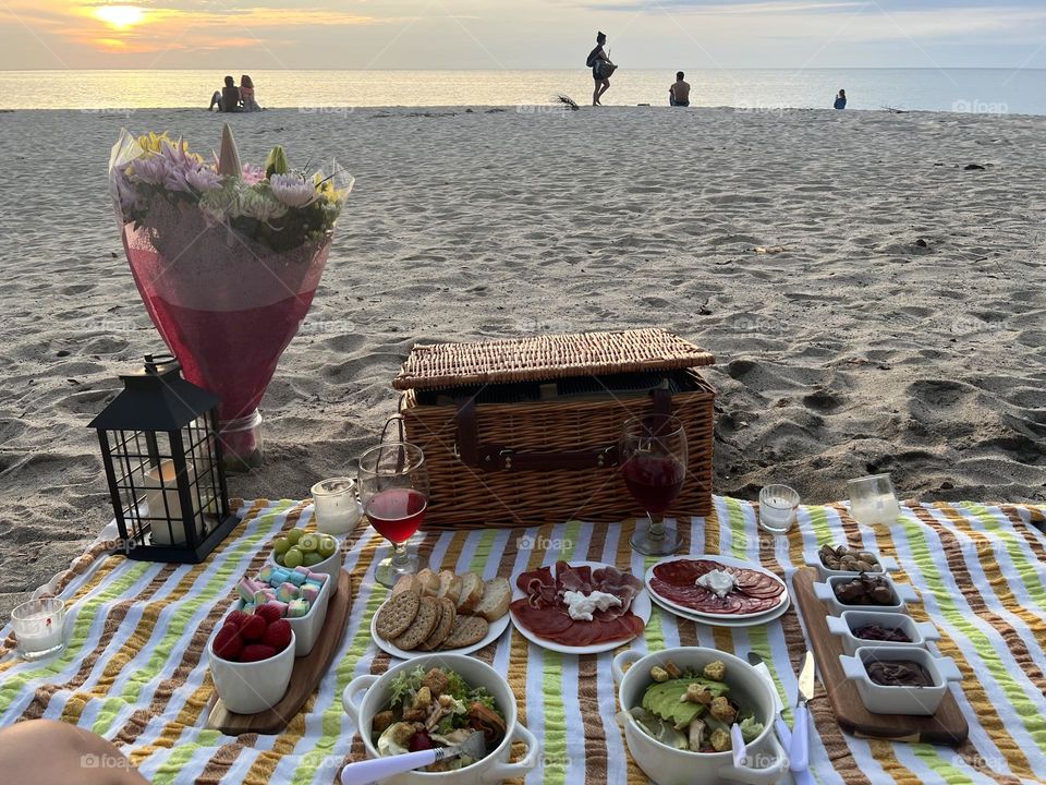 Picnic en la playa romántico 