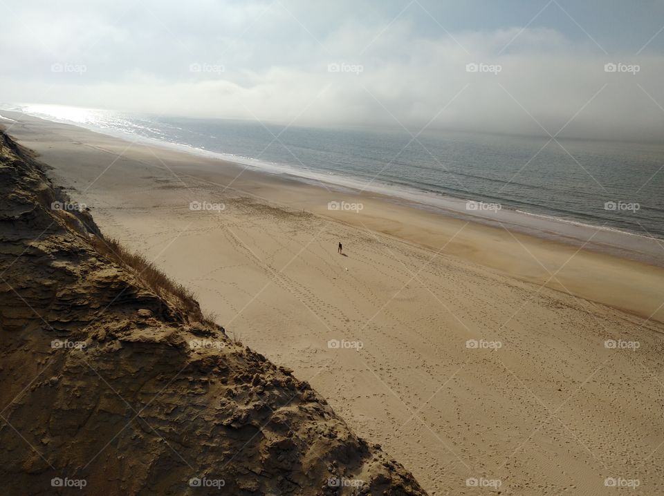 einsamer Wanderer am Strand, lonely man on the beach, beach, Andalusien, Spuren im Sand, Footprint in the sand
