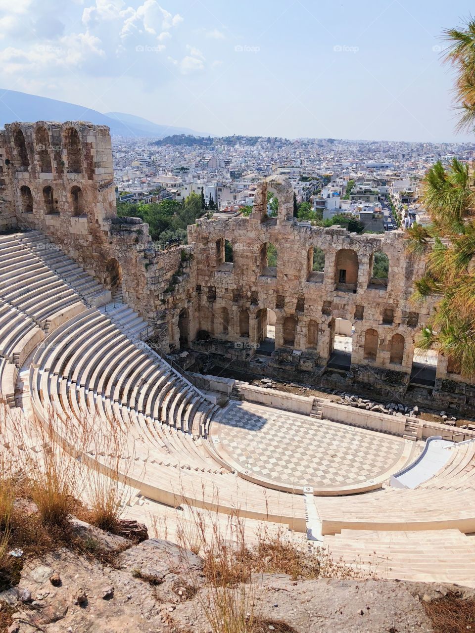 Many shows were played on these stones, today the beauty of the Greek theatre is more powerful than ever. The architecture is genius too: if you stand in the middle of the “stage” people can hear you whisper from far far away. 🎭