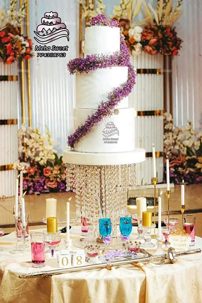 A very beautiful picture, and there is no better picture than it. There is no better picture of green herbs and colorful, red and white roses than it. Glory be to God, the natural and picturesque view, and there is no more