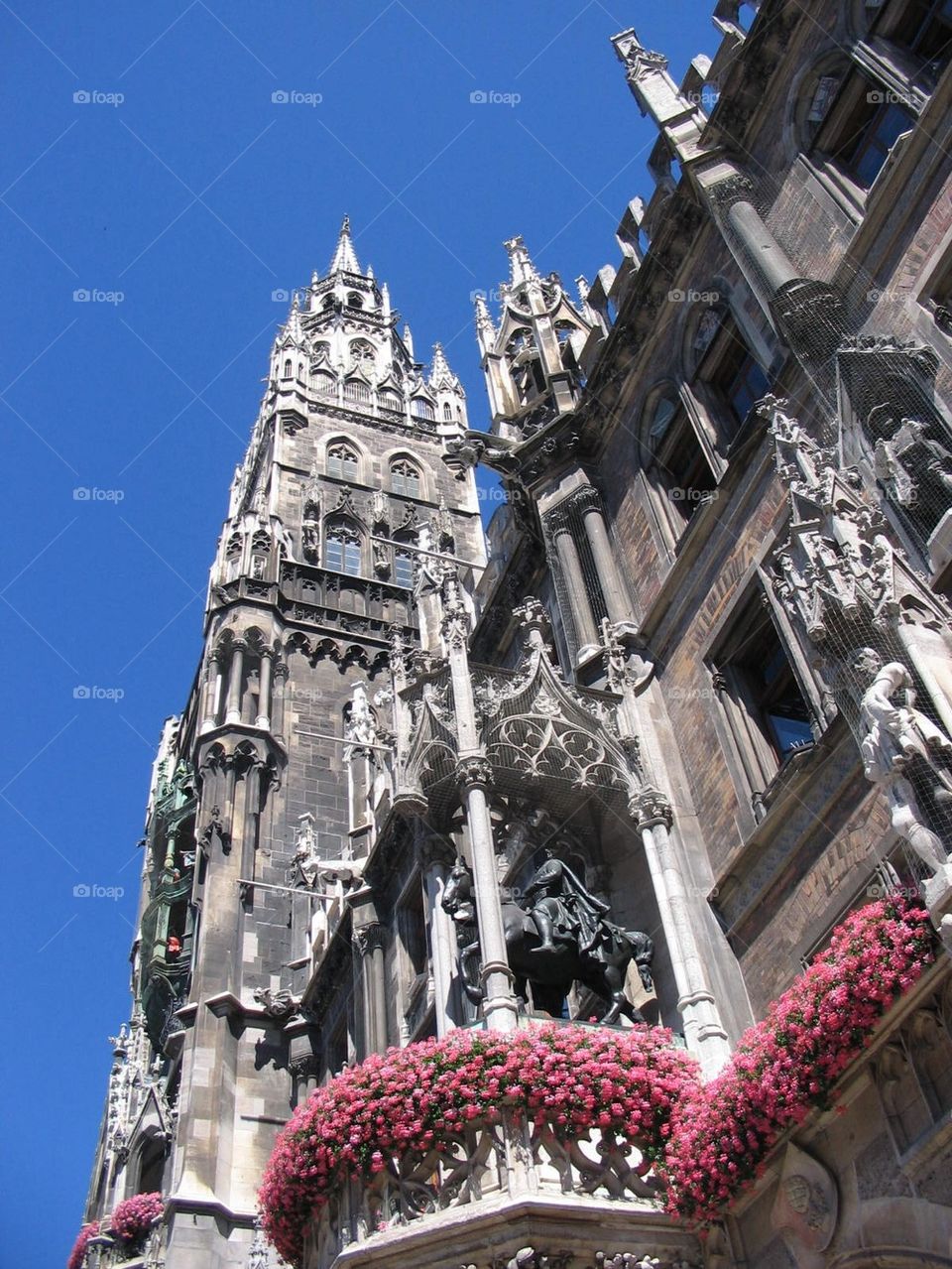 Glockenspiel with flowers