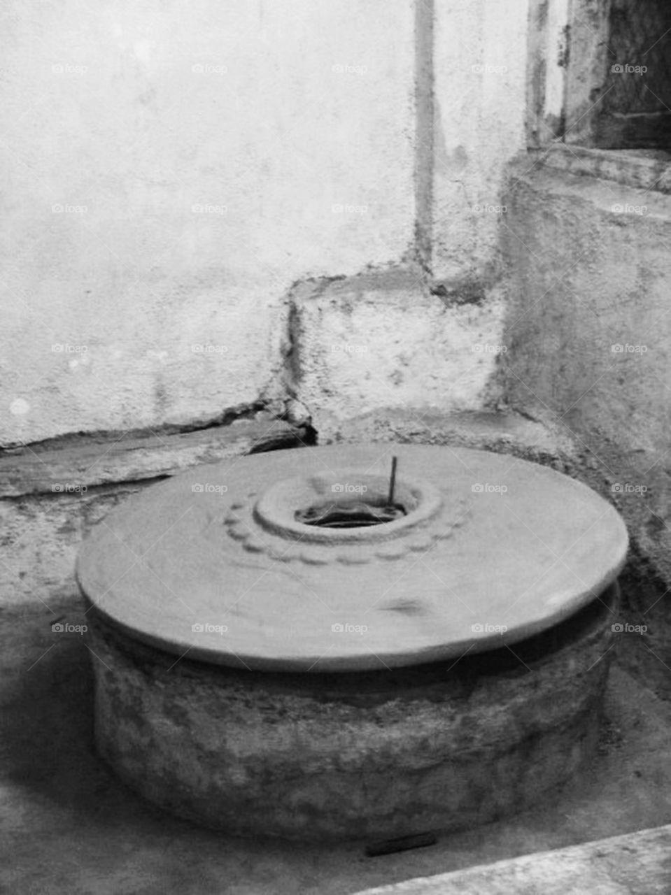 Pottery wheel in black and white 