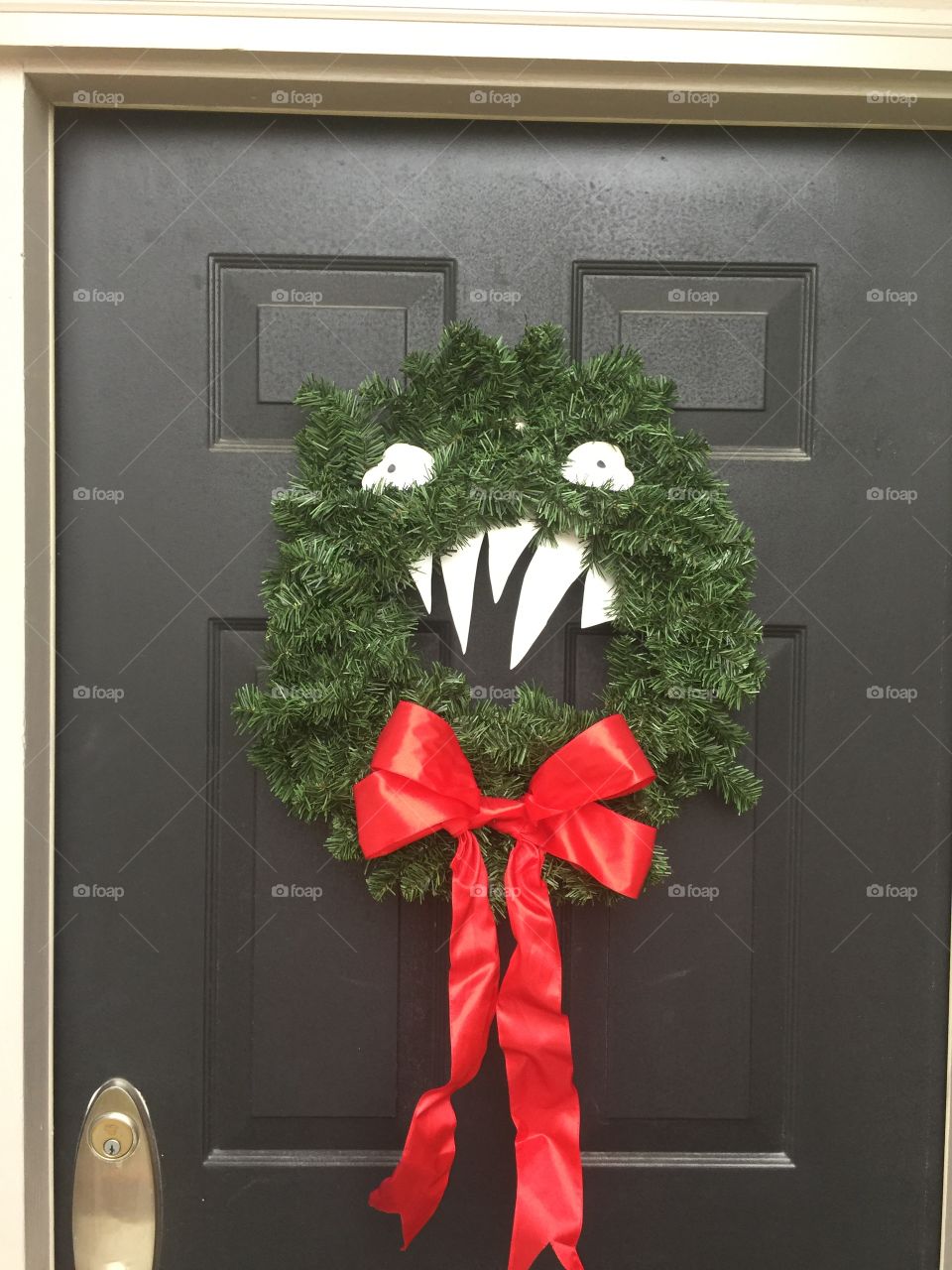 That's one scary wreath
