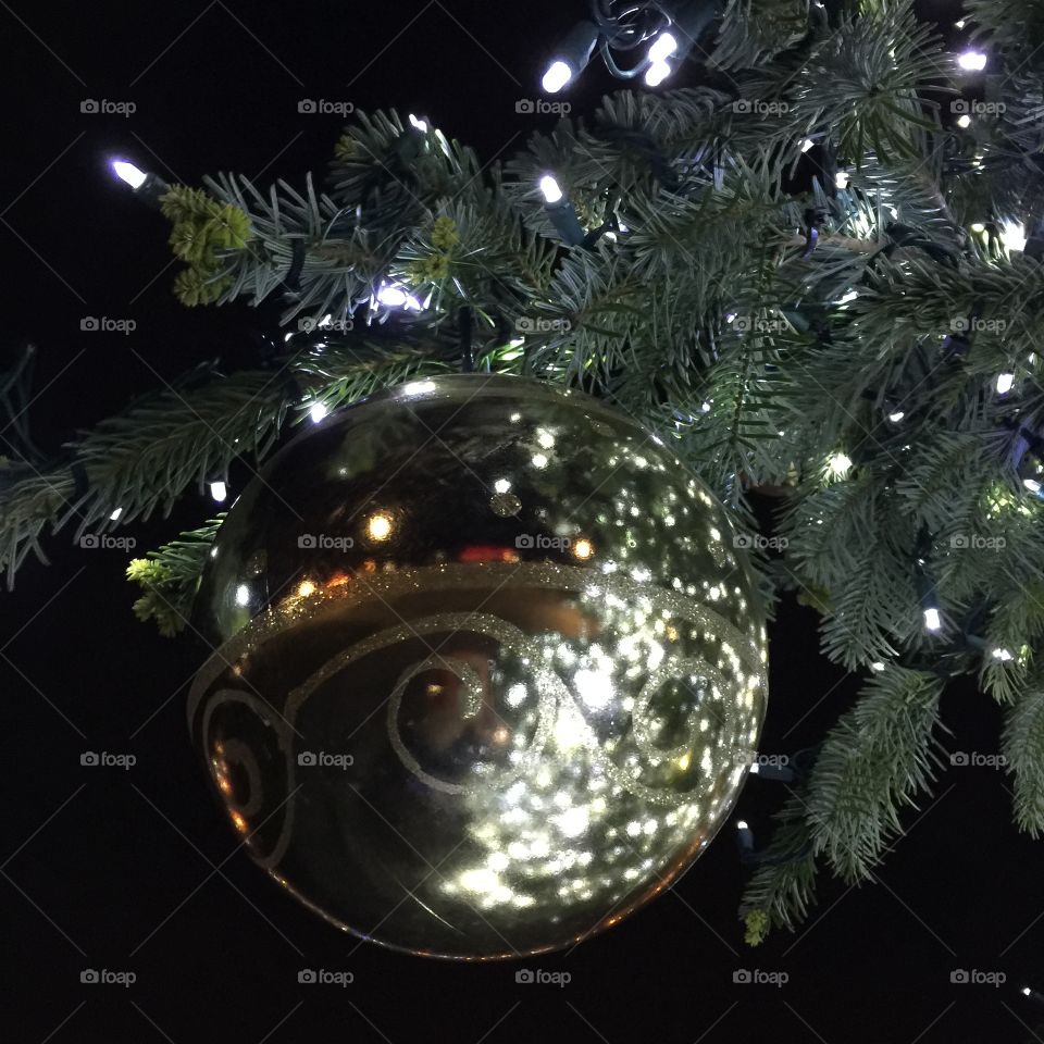 Beautiful gold ball for Christmas tree 