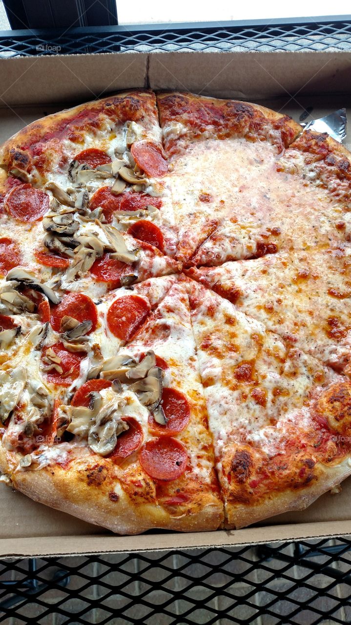 best tasting pizza around