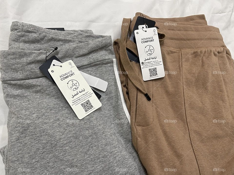 Advance Comfort- Fabric treated with Neu Dri Technology which rapidly wicks perspiration from the skin and transfers moisture to the fabrics surface !