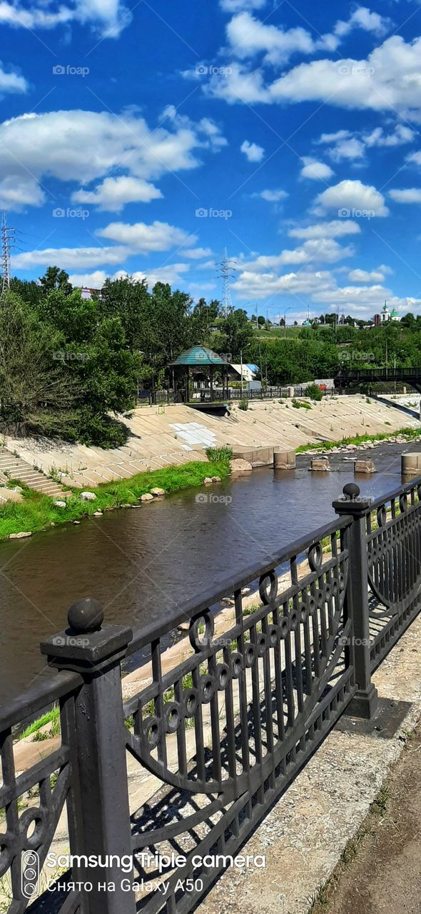 набережная реки Кача в городе Красноярск