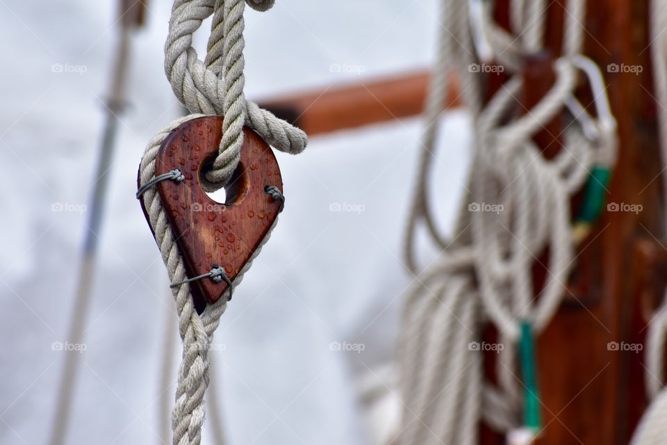 Rigging and ropes from a boat at Wailoa Sampan Basin Harbor in Hilo, Hawaii