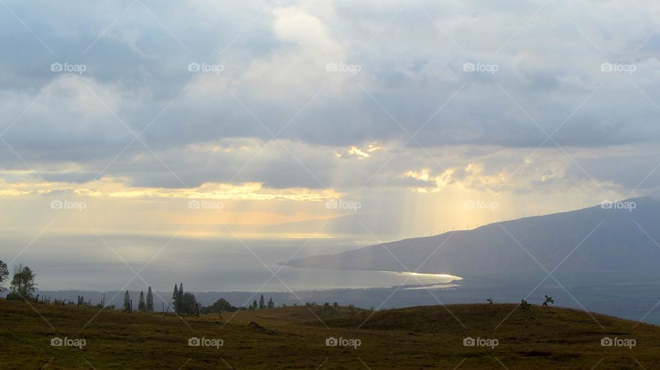 Sun rays through the cloudes