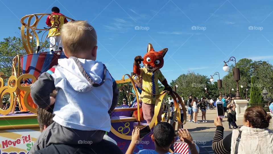 Nick Wilde from Zootopia saying hi at Disney World