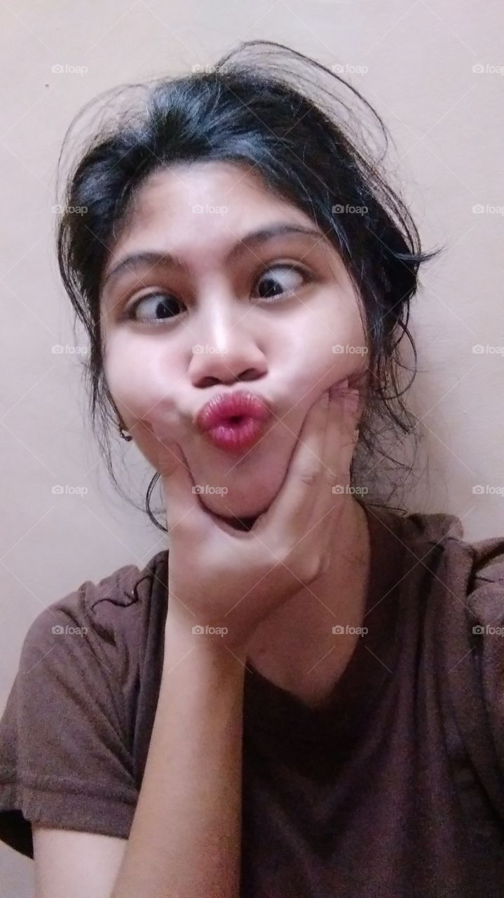 I just can't resist not to take a wacky selfie 😆
