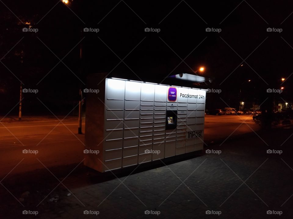 package automat at night