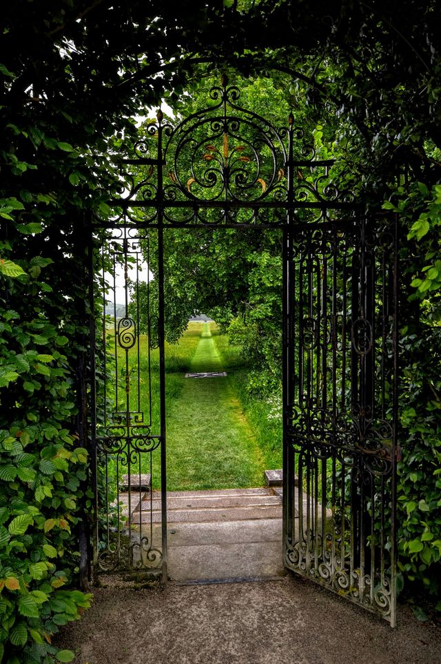 Magic gate