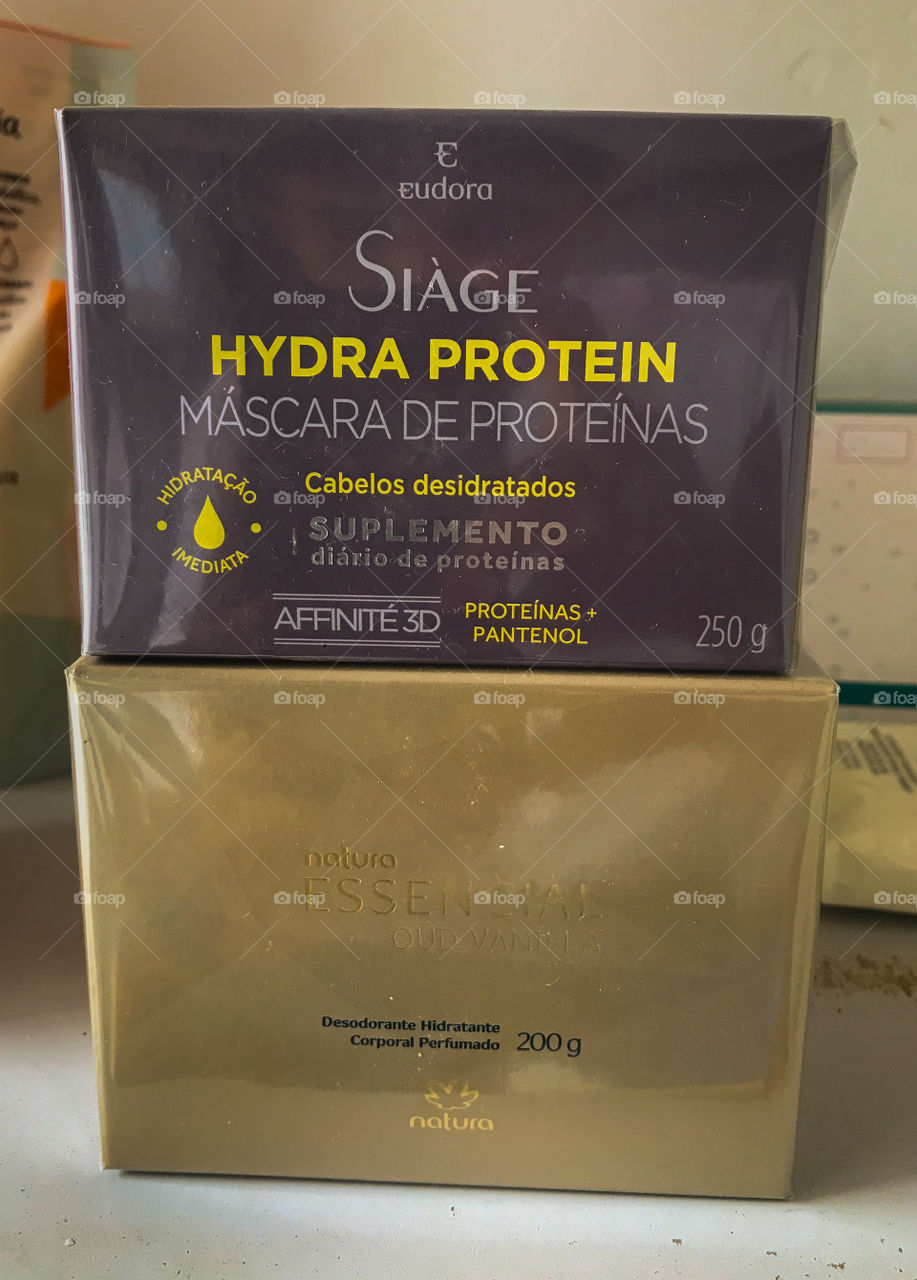 The Siàge Hydra Protein Protein Mask returns the mass of the strands leaving them silky and healthy.  The mask's daily protein dose is ideal to leave your hair very soft and ultra hydrated.